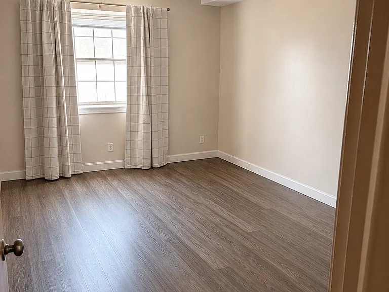 4 Fairfax Ave #164 — Photo 10