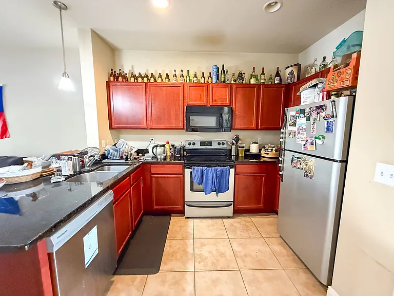 2942 SW 35th Pl #33 — Photo 5