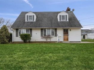 2500 Putnam Dr, East Meadow, NY 11554