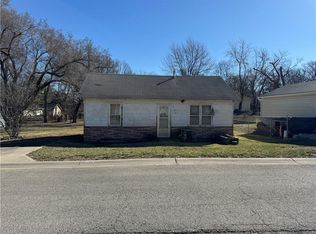 104 S Race St, Spring Hill, KS 66083