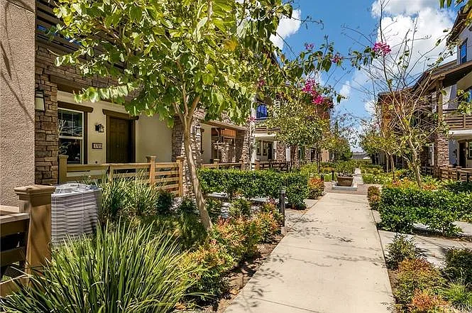 17052 Liberty Way — Photo 37