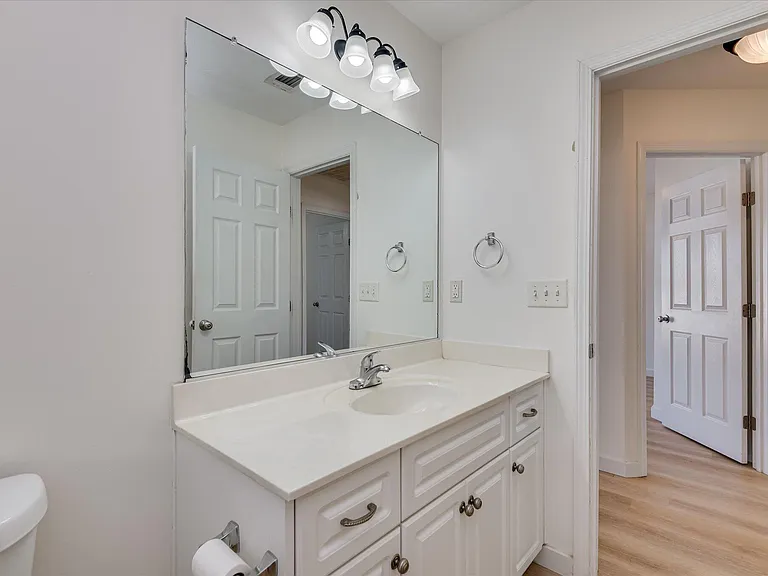 909 Watsonia Dr — Photo 23