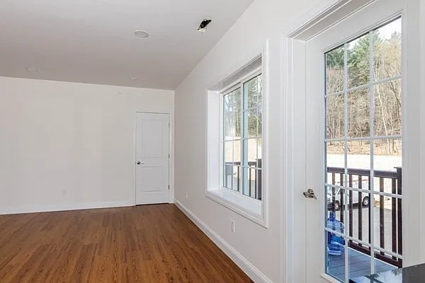2 bed, 943 sqft, $2,550 — Photo 3