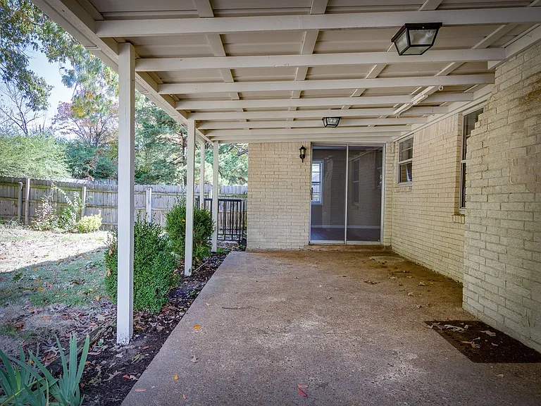 6258 Ridge Manor Dr — Photo 18