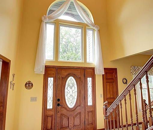 2nd image of 2377 Parklawn Dr