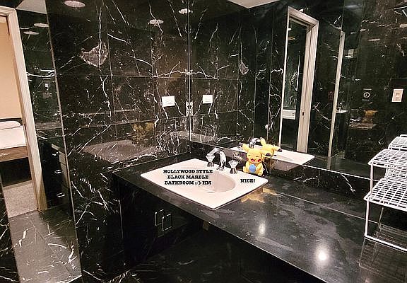 4th image of 530 W 50th St #2R