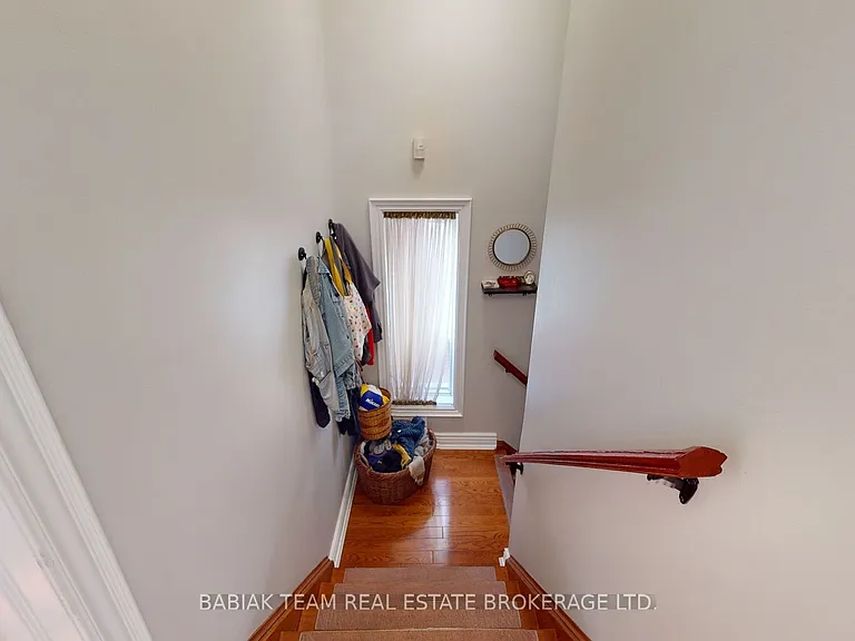 442 Gladstone Ave #2 — Photo 2