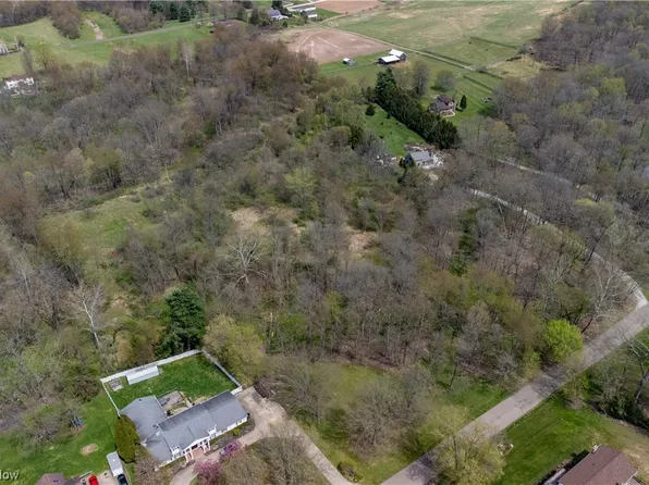 Michael Ln, Zoar, OH 44697