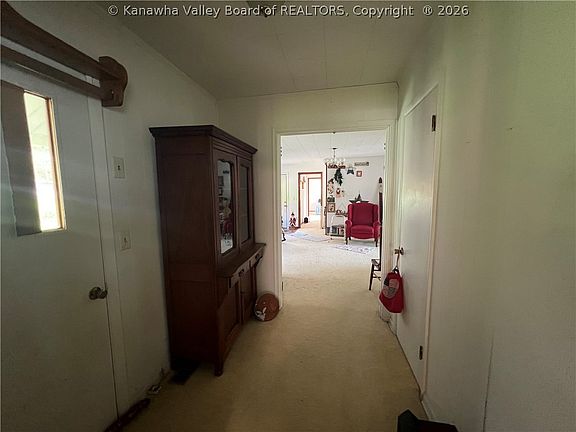 17th image of 90 River Ln