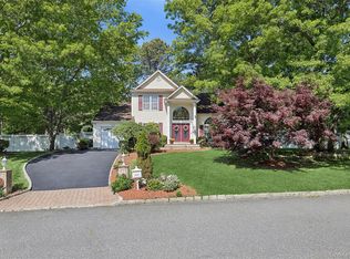 16 Winterberry Drive, Middle Island, NY 11953