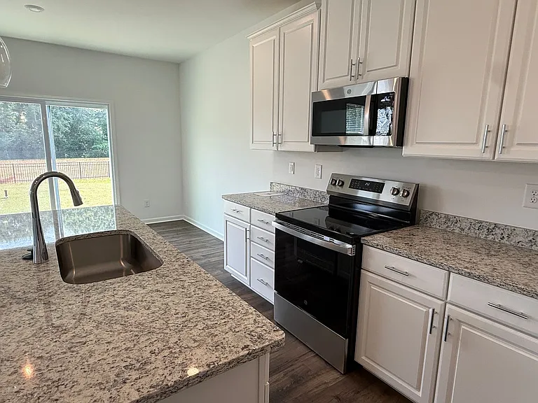 404 Silver Birch Ct — Photo 5