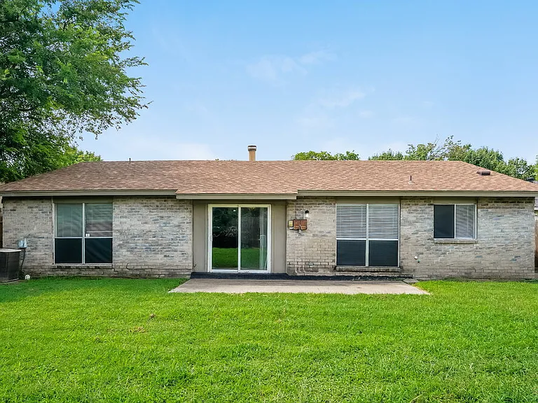 618 Thornwood Trl — Photo 16