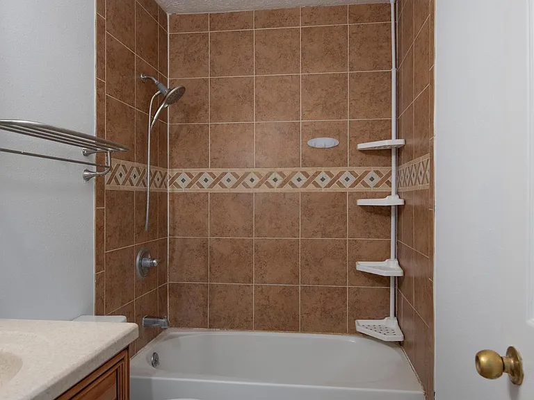 3514 Glory Cir — Photo 15