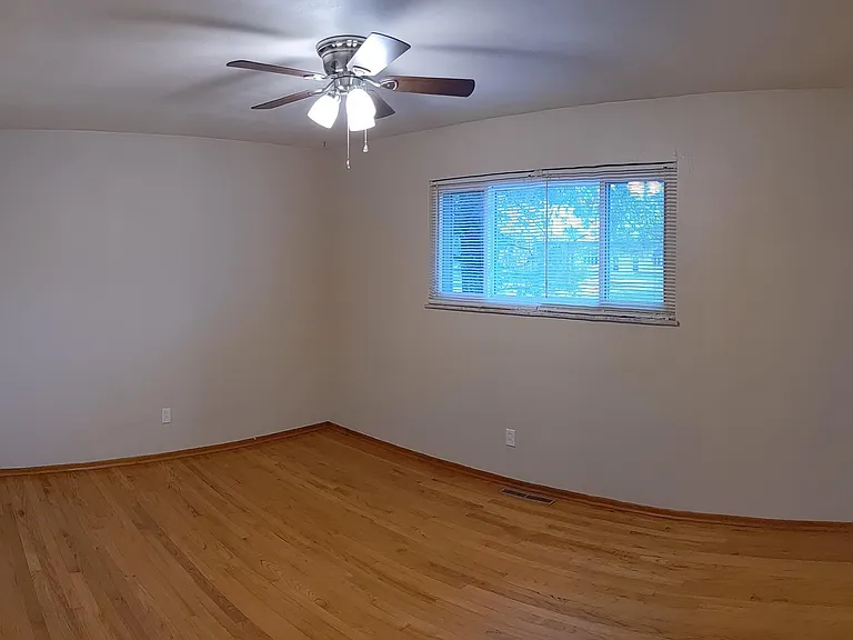 411 Joseph Dr — Photo 6