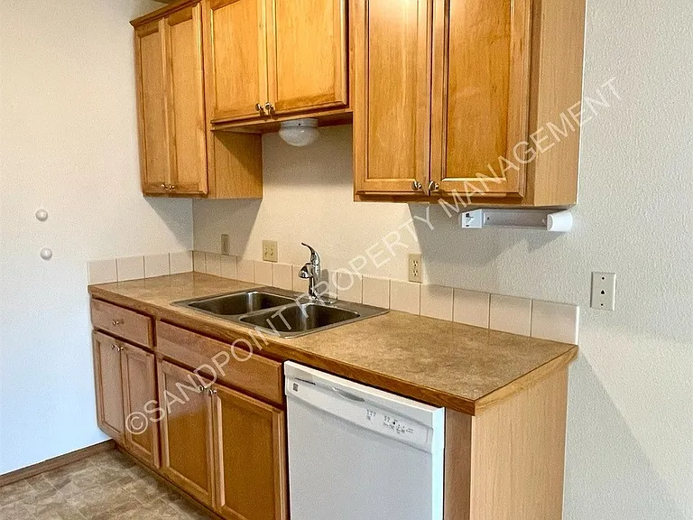 910 N Division Ave #208 — Photo 14