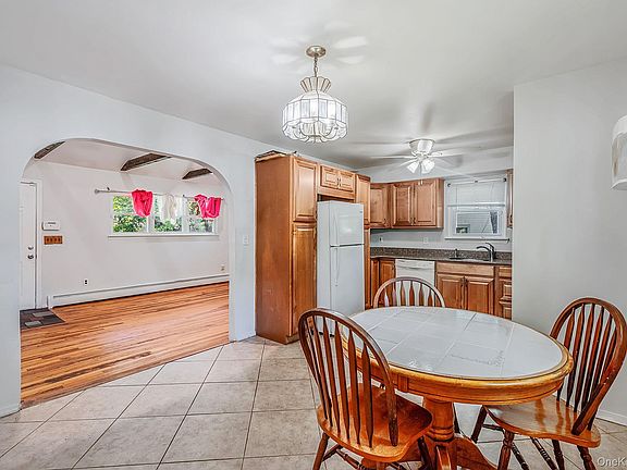 4th image of 71 Pinewood Drive