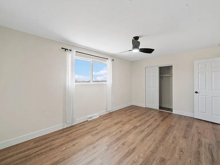 6364 Julian St — Photo 11