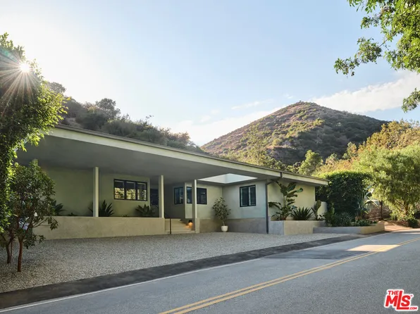 2633 Mandeville Canyon Rd, Los Angeles, CA 90049