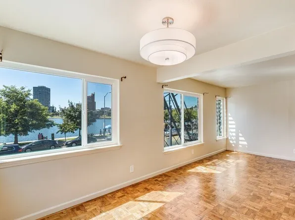 2208 Lakeshore Ave, Oakland, CA