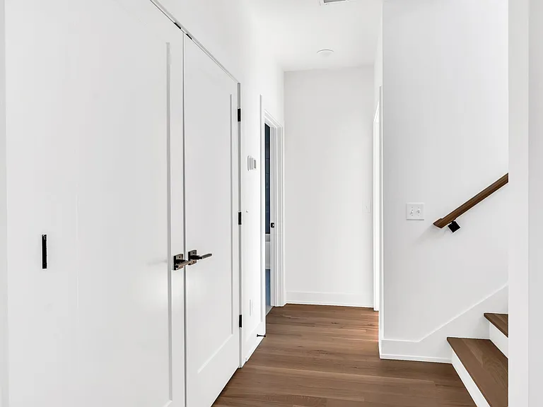 16B Willis St — Photo 45