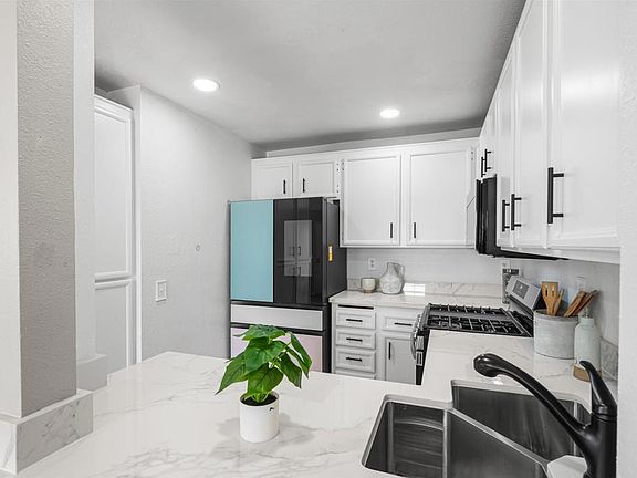 5th image of 231 Riverview Way