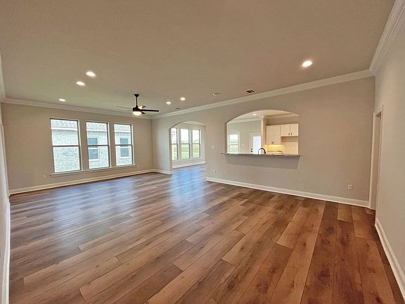 2nd image of 242 Kings Wood Ave