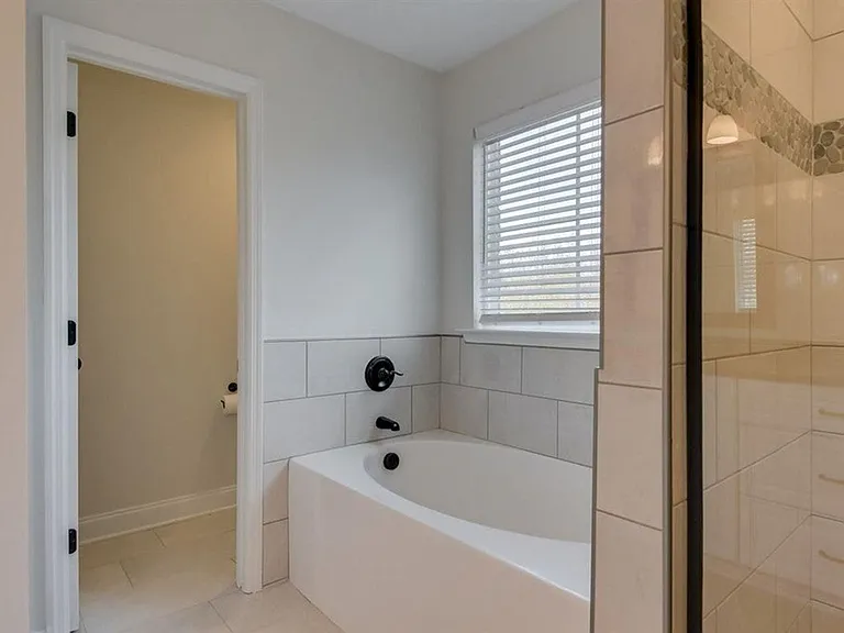 1011 Spotswood Cir — Photo 20