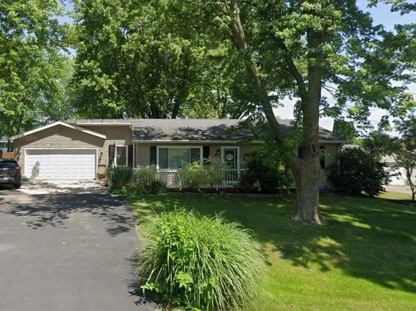 16 Academy St, German Valley, IL 61039