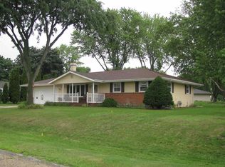 61 Sunrise Dr, Rockton, IL 61072