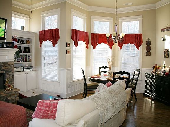Keeping Room is open to bright & sunny Breakfast Area