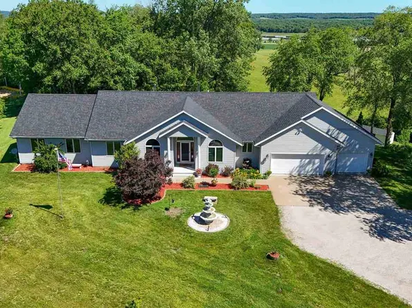 2963 170th St, South Amana, IA 52334
