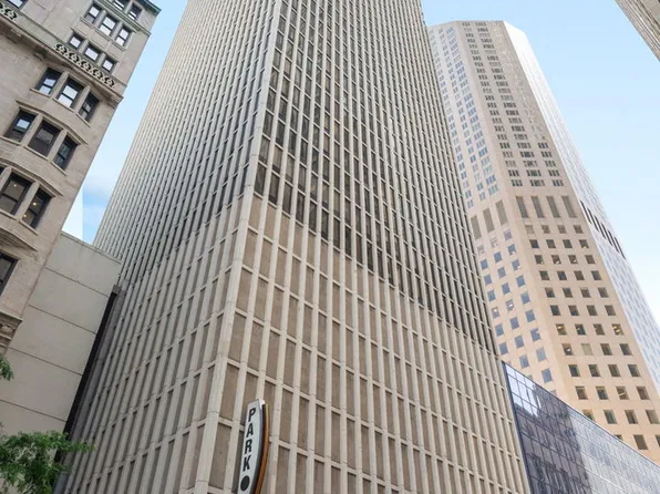 100 E Walton St APT 27C, Chicago, IL 60611