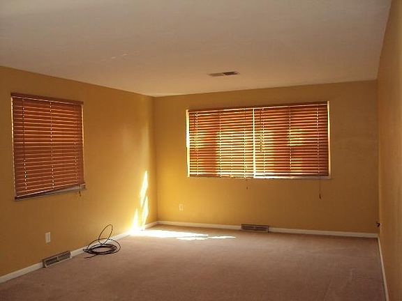 2nd image of 122 Shawnee St