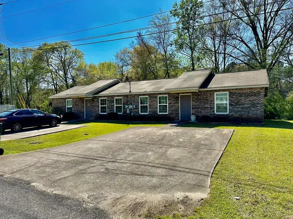 137 Carroll Cir, Carrollton, GA 30117