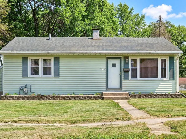 1510 Winter Dr, Freeport, IL 61032