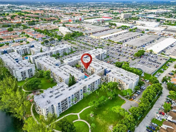 10000 NW 80th Ct APT 2247, Hialeah Gardens, FL 33016