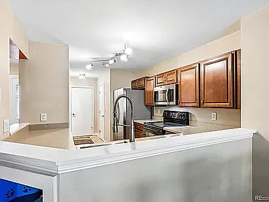 2 bed, 3.5 bath, 2106 sqft, $2,600 — Photo 4