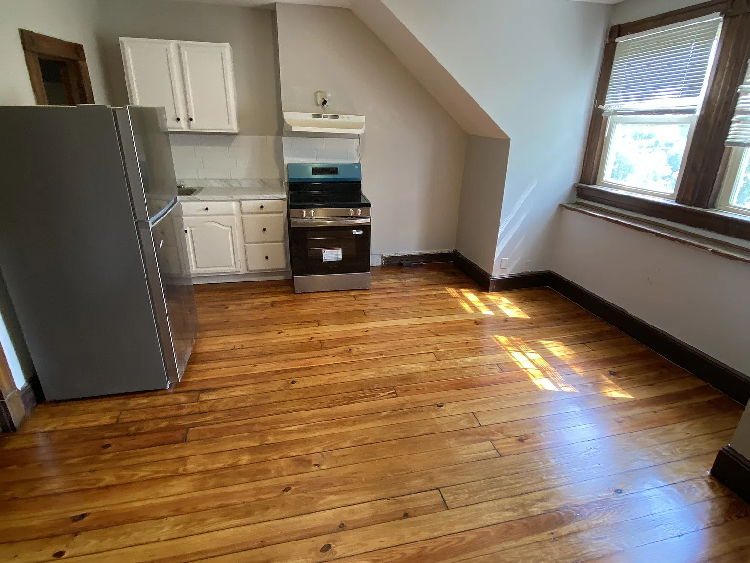 442-444 Farmington Avenue - 3W — Photo 1