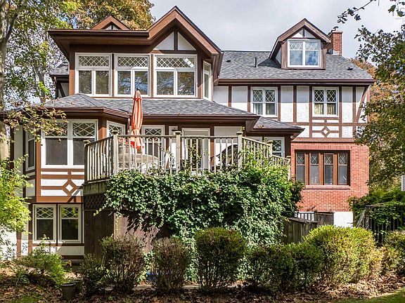2nd image of 1950 Connaught Ave
