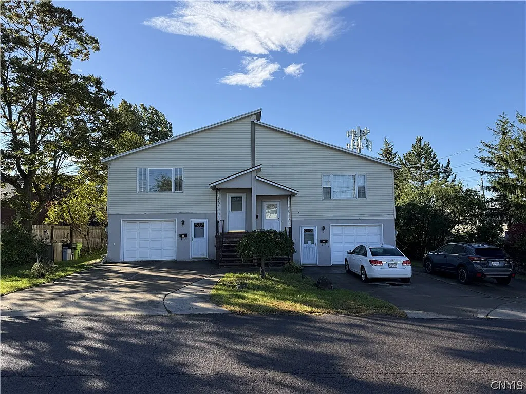 2 bed, 1.0 bath, 3320 sqft, $1,600 — Photo 2