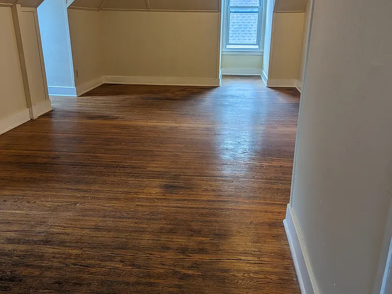 36 Girton Pl #4 — Photo 2