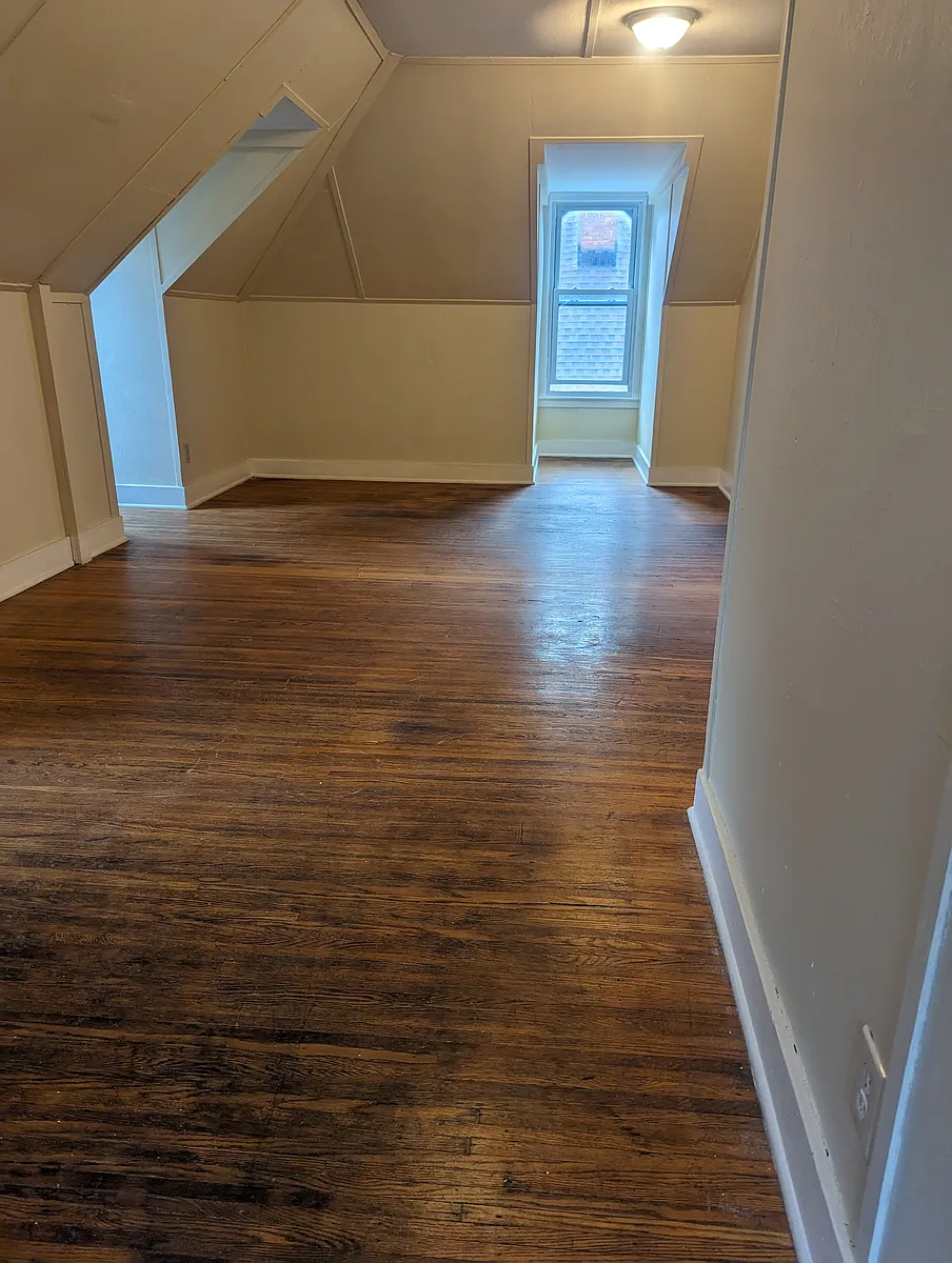 Building Photo - 36 Girton Pl #4