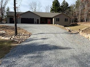 1886 Stately Conifer Rdg, Rosholt, WI 54473