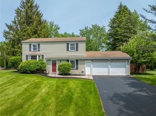 24 Weatherwood Ln, Rochester, NY 14624