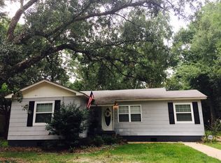 3037 Woodlawn Ave, Moss Point, MS 39563