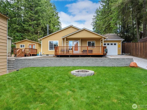 320 E Lakeview Drive, Grapeview, WA 98546
