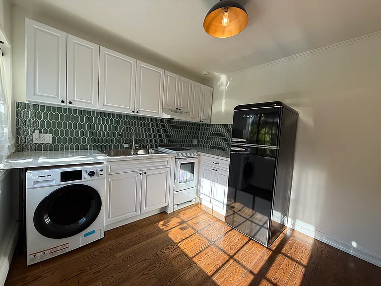 39 Gonzales St #1 — Photo 5