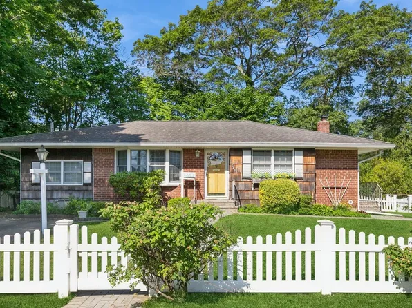 240 W 12th Street, Deer Park, NY 11729