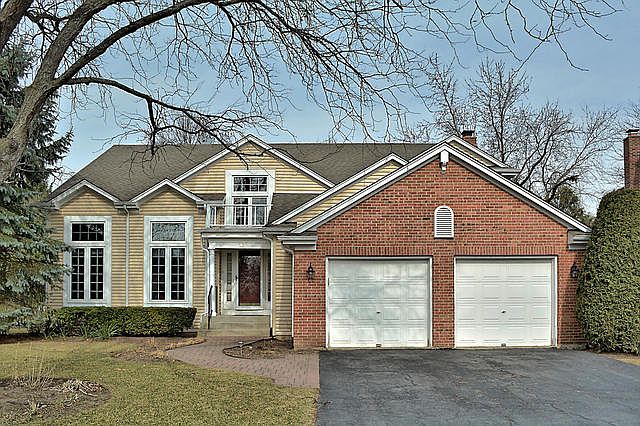 1st image of 13 Saint Clair Ln