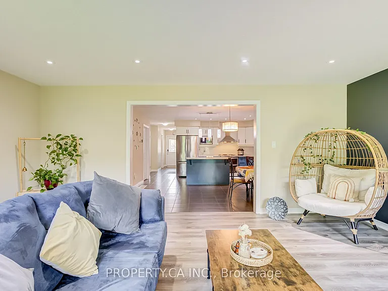 14 Amos Dr #2 — Photo 23